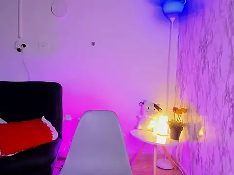 Snapshot of chloe_blue chatting on November 28, 2025, 11:21 am chloe blue online show from November 28, 2025, 11:21 am