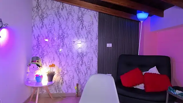 Snapshot of chloe_blue chatting on October 6, 2025, 11:22 am chloe blue online show from October 6, 2025, 11:22 am