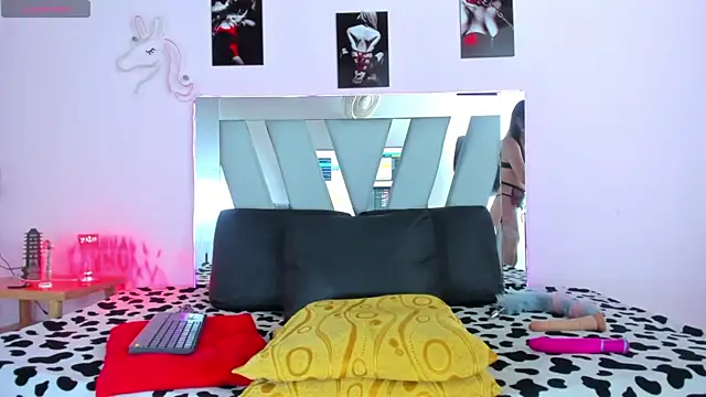 Snapshot of hailyehot chatting on January 15, 2025, 6:01 am hailyehot online show from January 15, 2025, 6:01 am