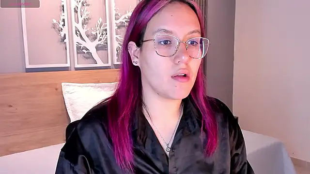 Snapshot of sweet--emily chatting on December 14, 2025, 2:51 am sweet--emily online show from December 14, 2025, 2:51 am