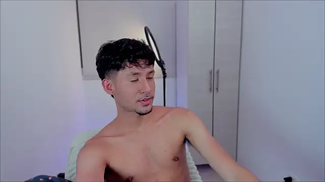 Snapshot of dimitri_targaryen chatting on December 6, 2024, 2:40 am dimitri targaryen online show from December 6, 2024, 2:40 am