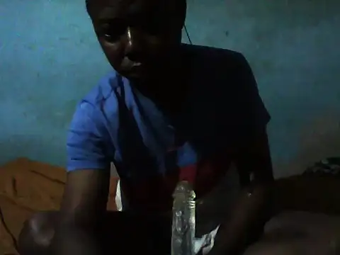 Snapshot of little__joy chatting on December 23, 2025, 4:12 am little joy online show from December 23, 2025, 4:12 am