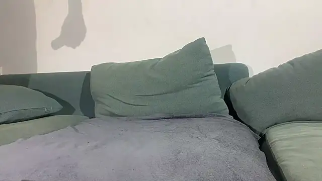 devote schlampe00 online show from October 19, 2025, 3:15 pm