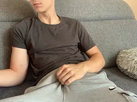 Honeeymaster online show from October 5, 2025, 9:44 am