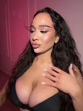 CardiSweetBaby online show from April 14, 2026, 9:42 pm