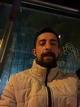 milfhuntertr online show from April 18, 2026, 9:37 pm