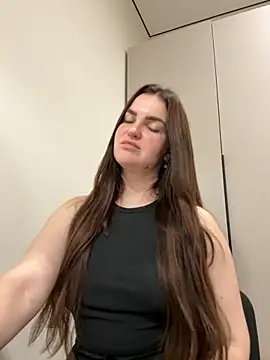 Karolina llove online show from November 28, 2025, 11:54 am