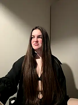 Karolina llove online show from November 30, 2025, 10:32 pm