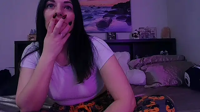 CrystalLakeXO online show from December 17, 2025, 11:26 am