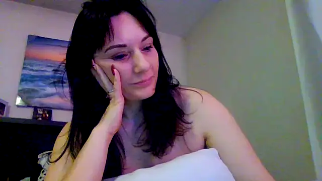 CrystalLakeXO online show from November 10, 2025, 12:26 am