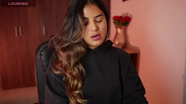 SaraParisi online show from March 24, 2026, 11:49 pm