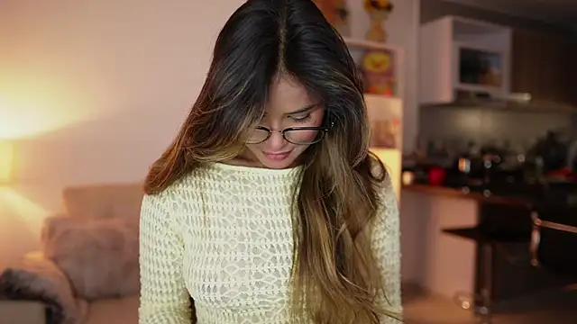 SaraParisi online show from February 5, 2026, 11:44 pm