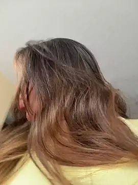 SaraParisi online show from March 12, 2026, 6:12 pm