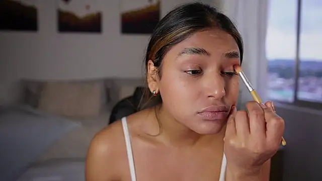 SaraParisi online show from October 23, 2025, 10:30 pm