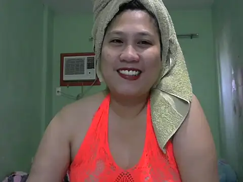sweetsexysmile online show from February 4, 2026, 1:33 am