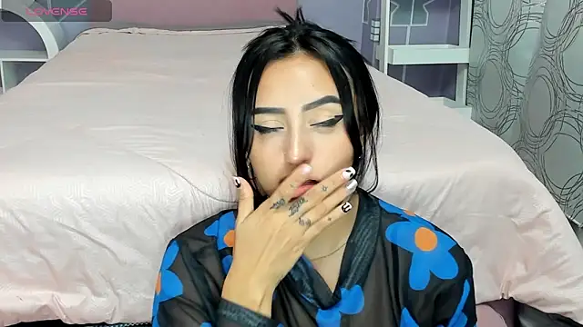 Snapshot of Lesly_sexy4u chatting on February 27, 2025, 4:02 am Lesly sexy4u online show from February 27, 2025, 4:02 am