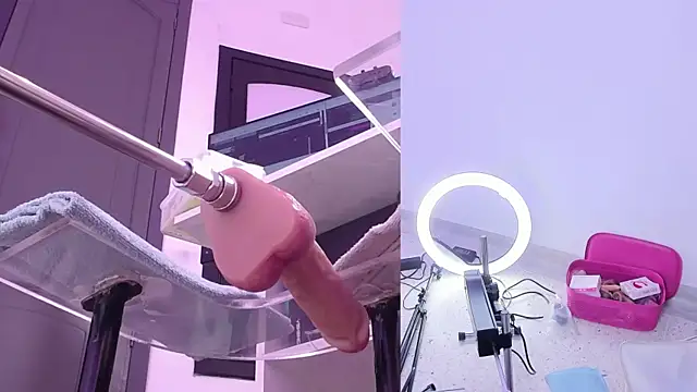 Snapshot of Ahytanna chatting on November 4, 2025, 6:28 am Ahytanna online show from November 4, 2025, 6:28 am