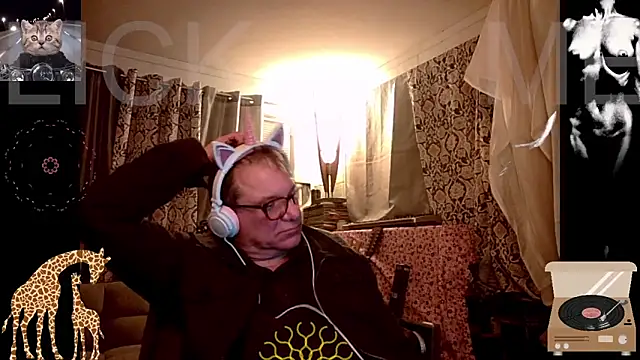 Snapshot of coryassman chatting on February 14, 2025, 10:06 am coryassman online show from February 14, 2025, 10:06 am