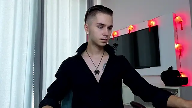 Joseph  Quinn online show from April 11, 2026, 7:45 am