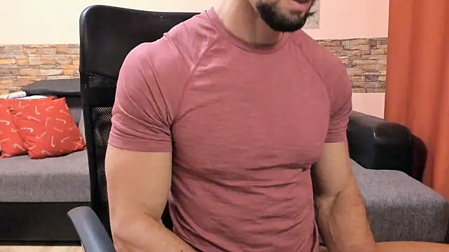 HotHunkTrainer online show from February 8, 2026, 9:51 am