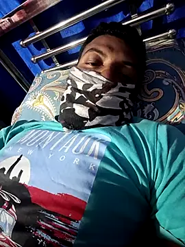 model yesx online show from January 11, 2026, 4:03 pm