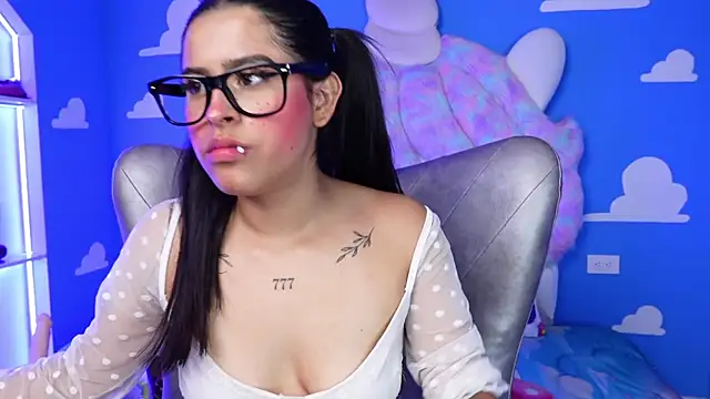 Snapshot of miss_romyna chatting on February 19, 2025, 2:11 pm miss romyna online show from February 19, 2025, 2:11 pm