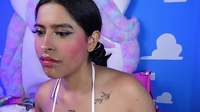 Snapshot of miss_romyna chatting on February 21, 2025, 12:27 pm miss romyna online show from February 21, 2025, 12:27 pm