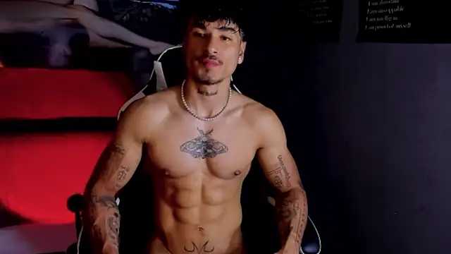 Snapshot of Thomas_Fit1 chatting on April 30, 2026, 10:58 pm Thomas Fit1 online show from April 30, 2026, 10:58 pm