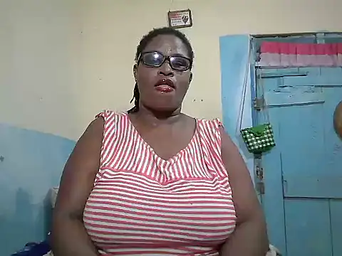 Snapshot of sexy_bigboobss chatting on February 17, 2026, 5:49 am sexy bigboobss online show from February 17, 2026, 5:49 am