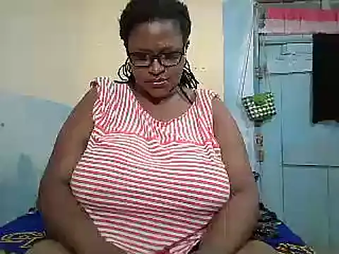 Snapshot of sexy_bigboobss chatting on February 13, 2026, 8:58 am sexy bigboobss online show from February 13, 2026, 8:58 am