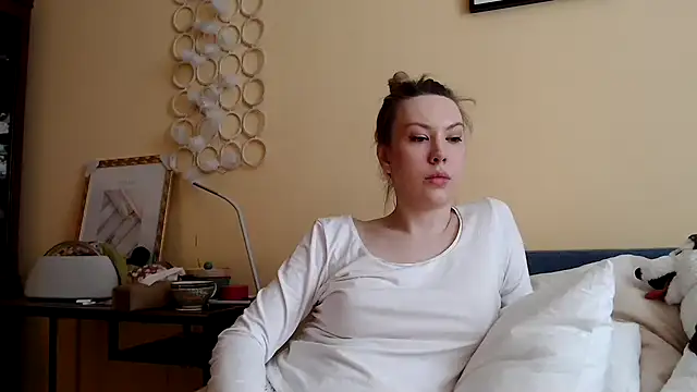 Snapshot of Scarlettford chatting on March 21, 2025, 11:22 am Scarlettford online show from March 21, 2025, 11:22 am