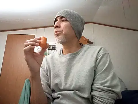 Xoc8  online show from April 20, 2026, 12:13 am