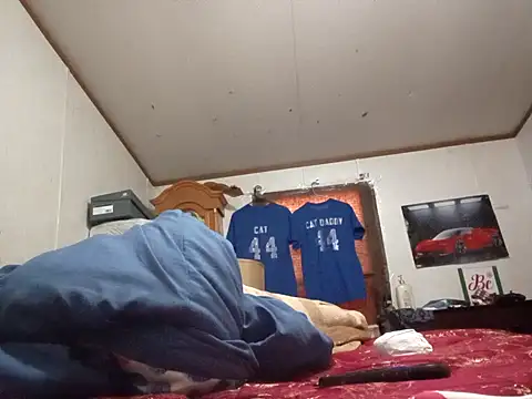 Xoc8  online show from November 8, 2025, 10:57 pm