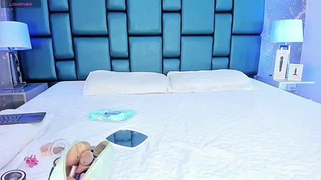 AnthonelaDuque online show from September 22, 2025, 11:49 am