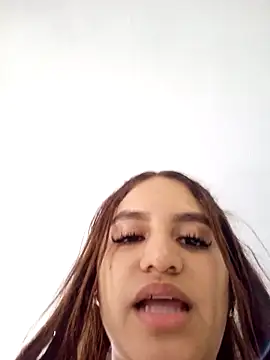 AnthonelaDuque online show from December 21, 2025, 7:15 pm