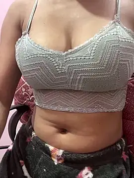 Snapshot of lallela chatting on March 6, 2025, 9:09 pm lallela online show from March 6, 2025, 9:09 pm