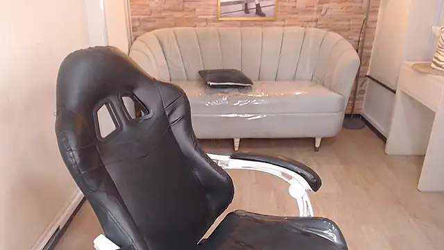 Snapshot of skeler_lovd_b_ chatting on September 24, 2025, 12:55 pm skeler lovd b online show from September 24, 2025, 12:55 pm