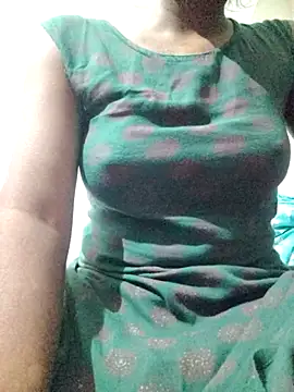 rituporna2004 online show from January 9, 2026, 2:24 pm