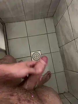 jhnn  online show from September 19, 2025, 1:53 am