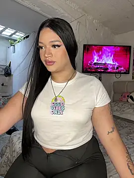 GemaGranadoss online show from October 14, 2025, 9:25 pm