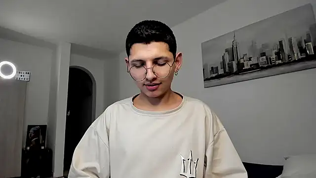 a lejandro 0 8 online show from March 12, 2025, 10:37 am