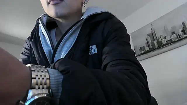 a lejandro 0 8 online show from March 13, 2025, 2:55 pm