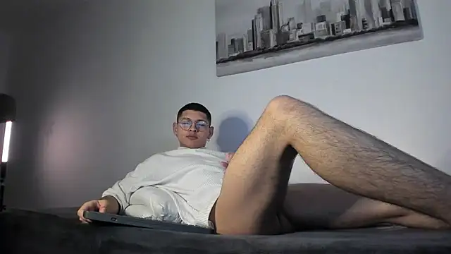 a lejandro 0 8 online show from March 17, 2025, 5:23 am