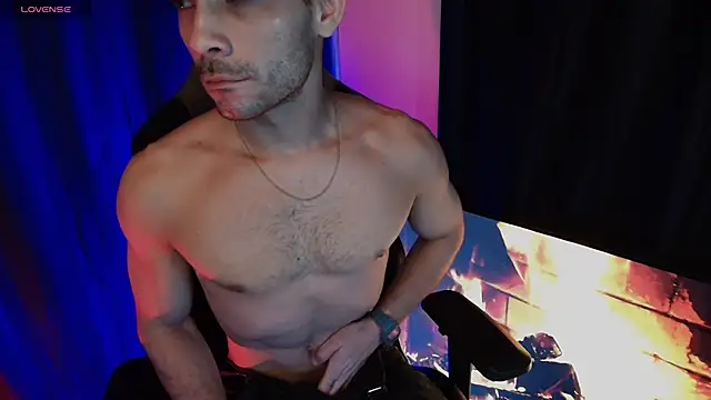 Snapshot of sexyboycolombi4 chatting on February 8, 2026, 9:18 am sexyboycolombi4 online show from February 8, 2026, 9:18 am