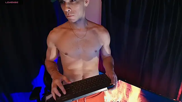 sexyboycolombi4 online show from April 11, 2026, 12:20 pm