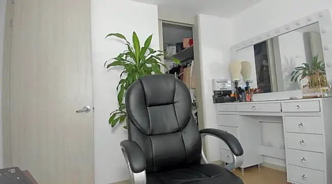 Snapshot of charlotte_tiller chatting on February 1, 2025, 11:48 pm charlotte tiller online show from February 1, 2025, 11:48 pm