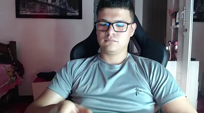 Plug Control online show from February 19, 2025, 9:14 pm