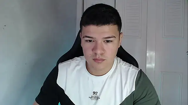 Plug Control online show from September 28, 2025, 3:52 pm