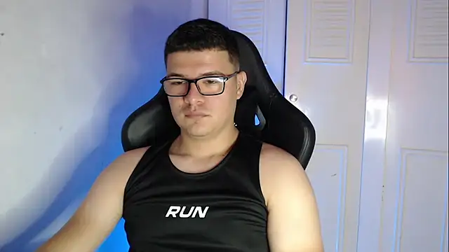 Plug Control online show from September 24, 2025, 4:24 pm