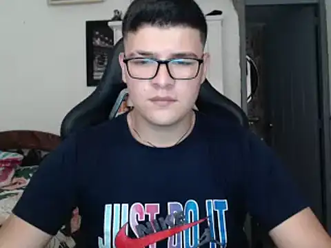 Plug Control online show from March 21, 2025, 9:12 pm